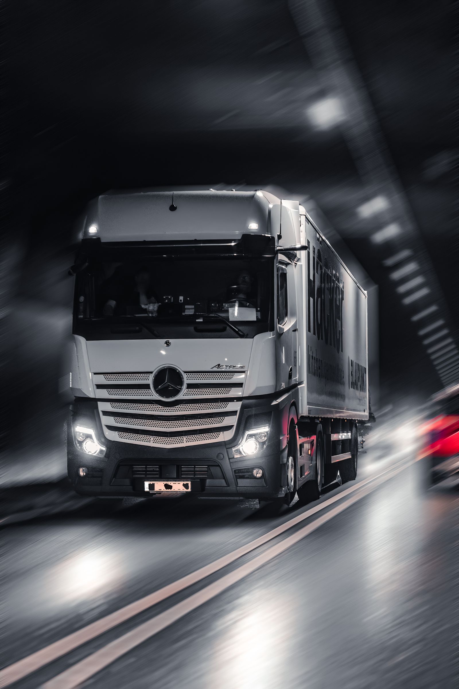Aksaray’da üretilen Mercedes-Benz Actros kamyon